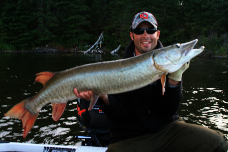 Lake of the Woods Muskellunge Mystique – Andrew Ragas Fishing